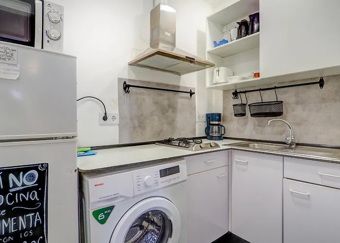 Gladiator By Hello Homes Apartment